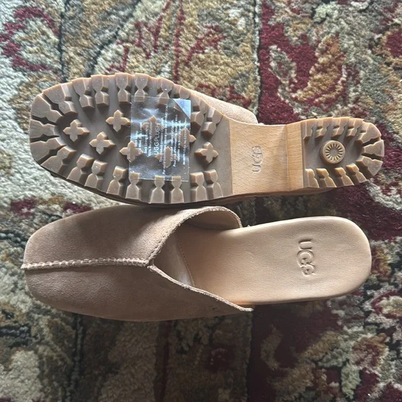 Ugg plush Clogs , brand new size 8 - Picture 2 of 4